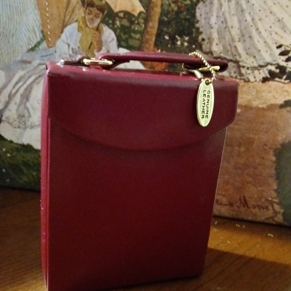 🎒Wolf Designs Vintage Travel Jewelry Box Size 6.5"×5",Nice Case To Give As Gift